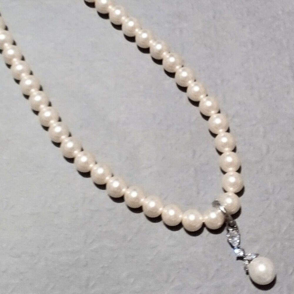 Signed SU Faux Pearl Necklace with Crystal Pearl Enhancer Pendant - Picture 4 of 7